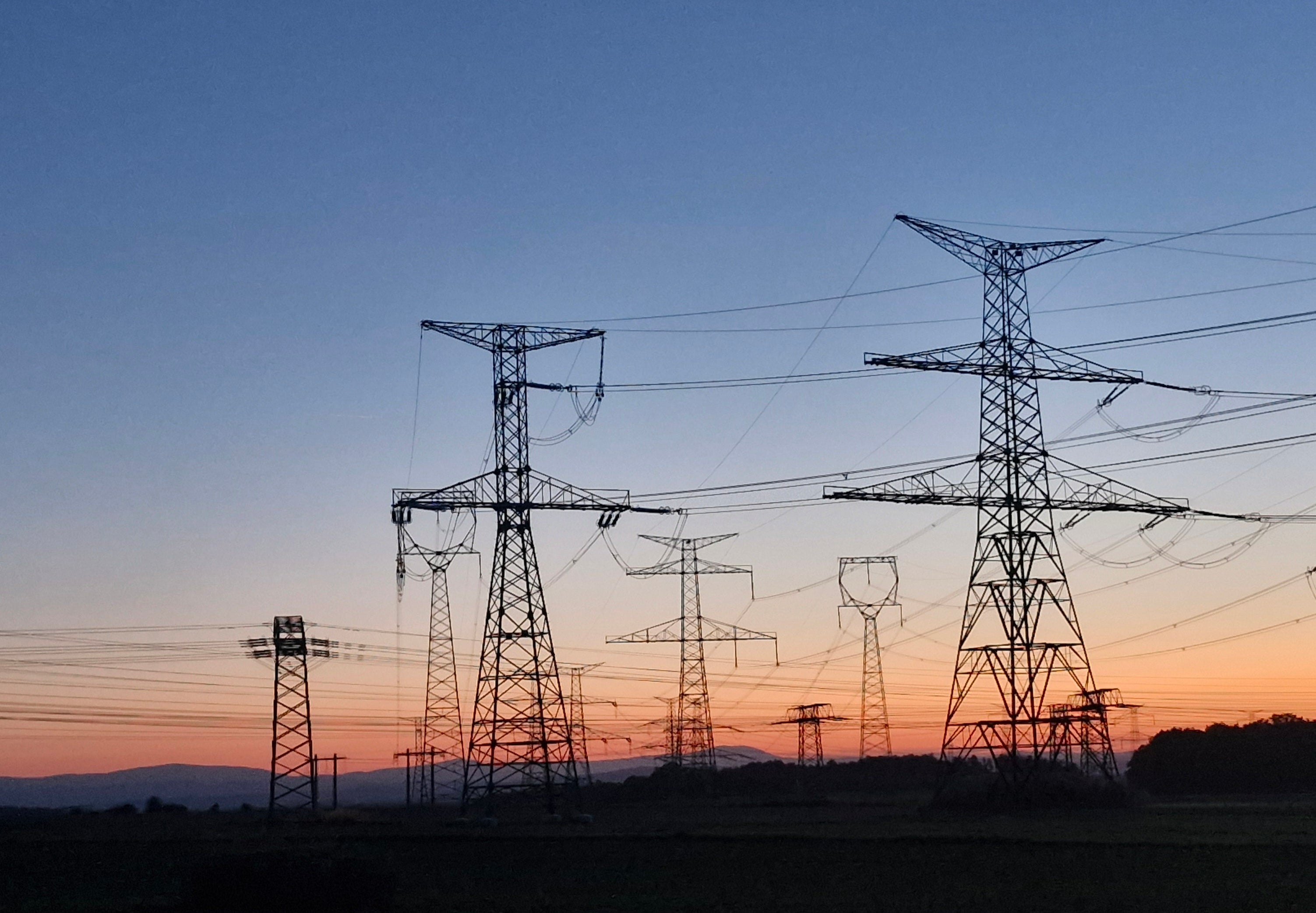 UV kamery v praxi: jak pomáhají chránit energetiku a průmysl před poruchami